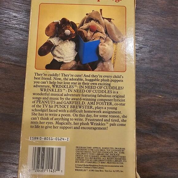 Wrinkles in Need of Cuddles VHS Tape 1988 Puppets Live-Action Childrens & Family - Picture 2 of 4